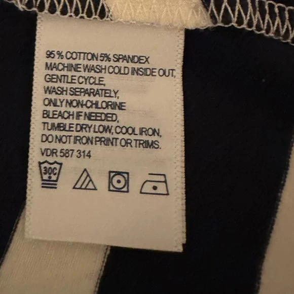 Nautica Women's Navy Striped Top. Size Medium. NWOT. - Picture 9 of 9